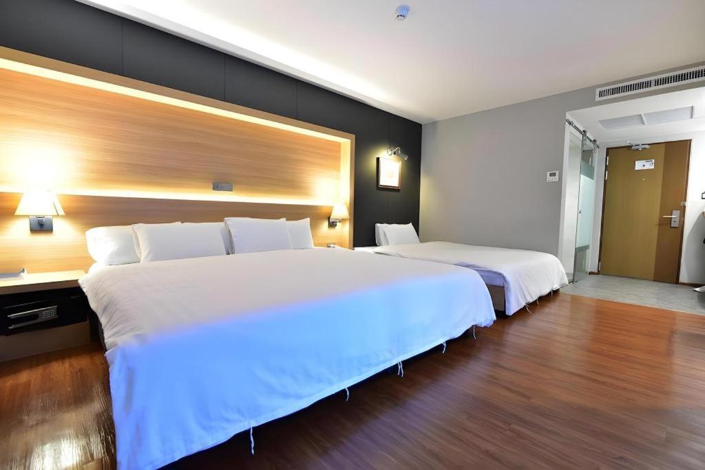 The Three Hat Yai Εξωτερικό φωτογραφία